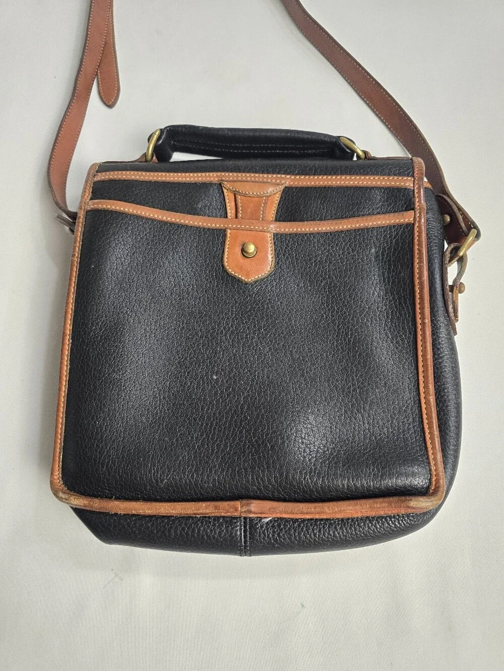 Vintage 1990s Dooney & Bourke Surrey carrier crossbody bag Black Pebbled Leather